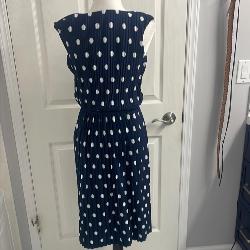 NWOT Navy blue and White Polkadot  Sleeveless V-Neck Midi dress Size XS - Picture 7 of 8